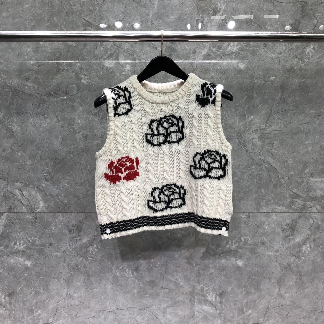 도니골 케이블 체크 앤 로즈 크롭 셸 탑