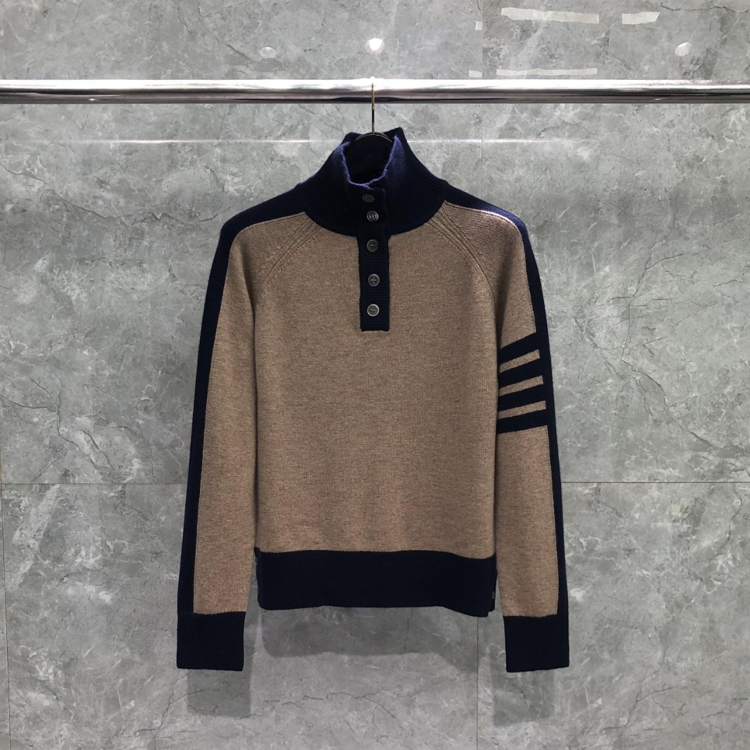 배색 터틀넥 니트