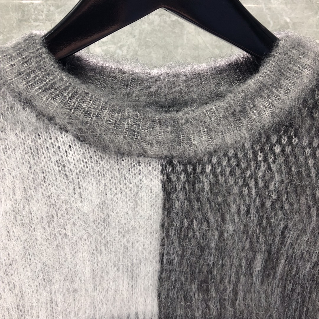 앙고라 체크 라운드 니트