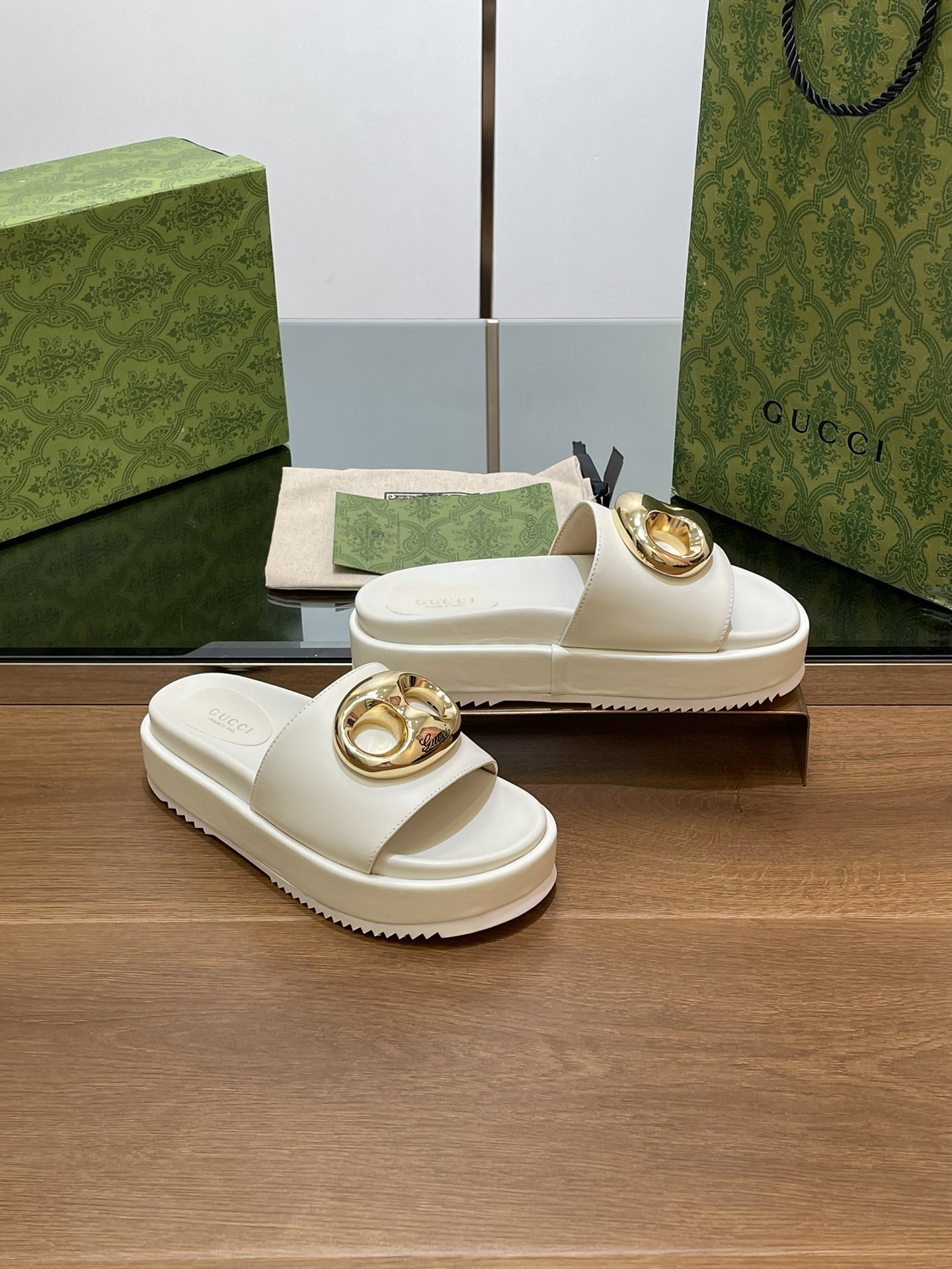 마리나 체인 슬라이드 샌들