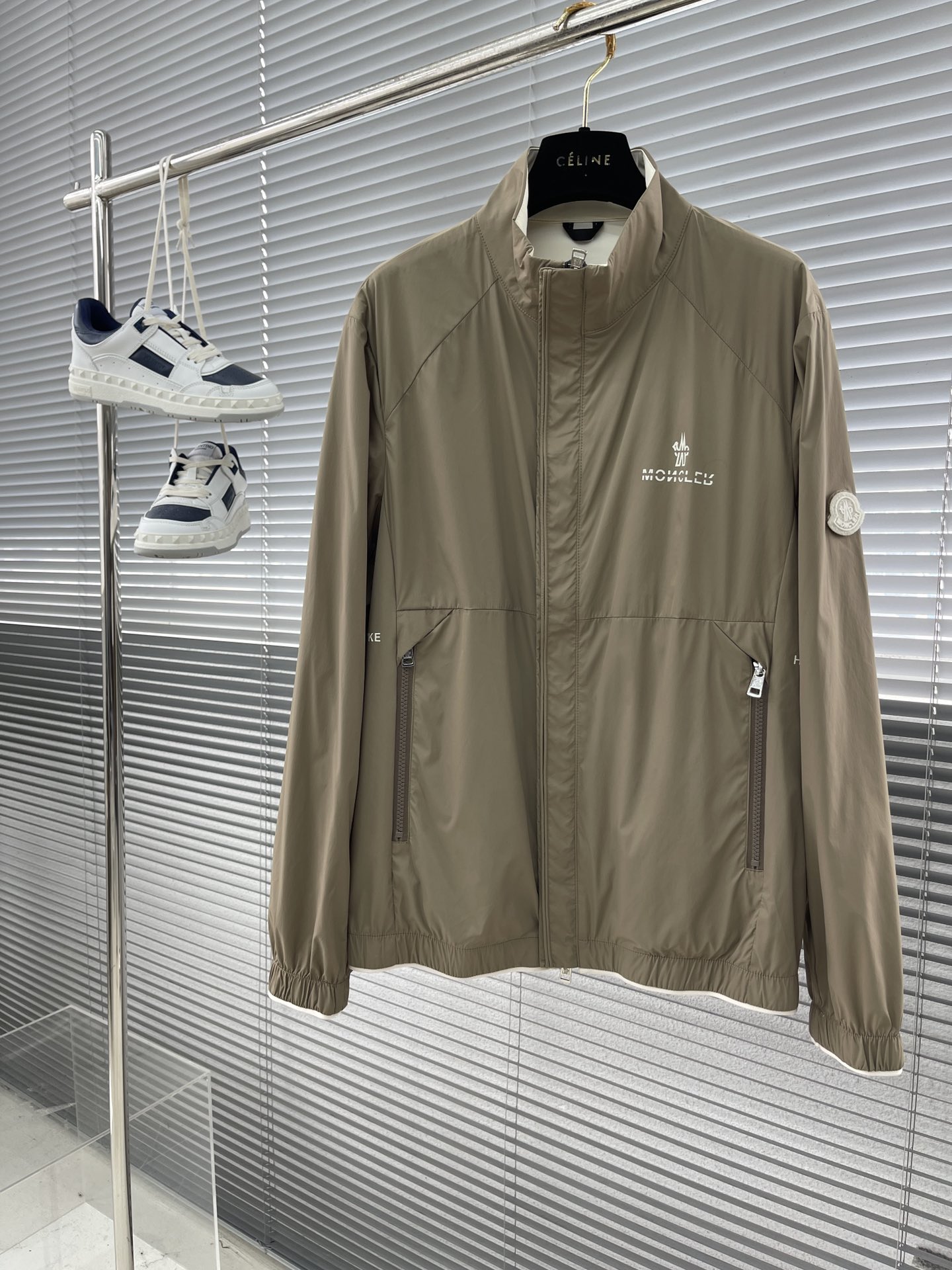 몽클 모던 바람막이 자켓