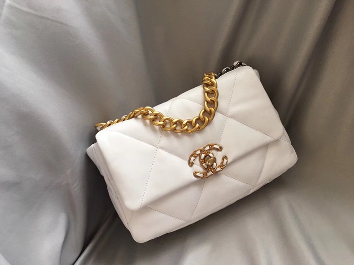 (실사영상) Chanel 신상 샤넬 플랩백 26cm 블랙,화이트,베이지