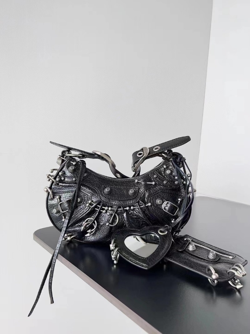 BALENCIAGA 발렌시아가 르카골 피어싱 숄더백