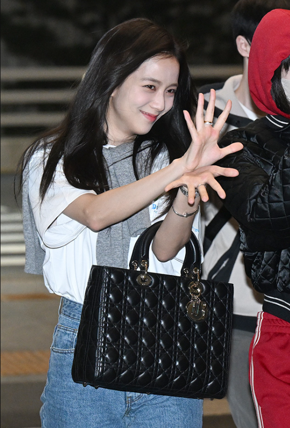 [블랙핑크 지수] DIOR 디올 레이디디올 라지 백 까나쥬