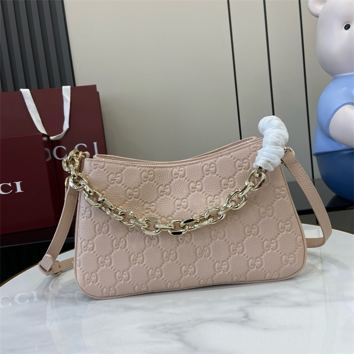 GUCCI 구찌 GG 엠블럼 스몰 숄더백 815263 2024/신상 2COLOR