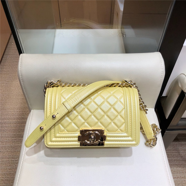 샤넬 보이백 20CM 신상 AS35588