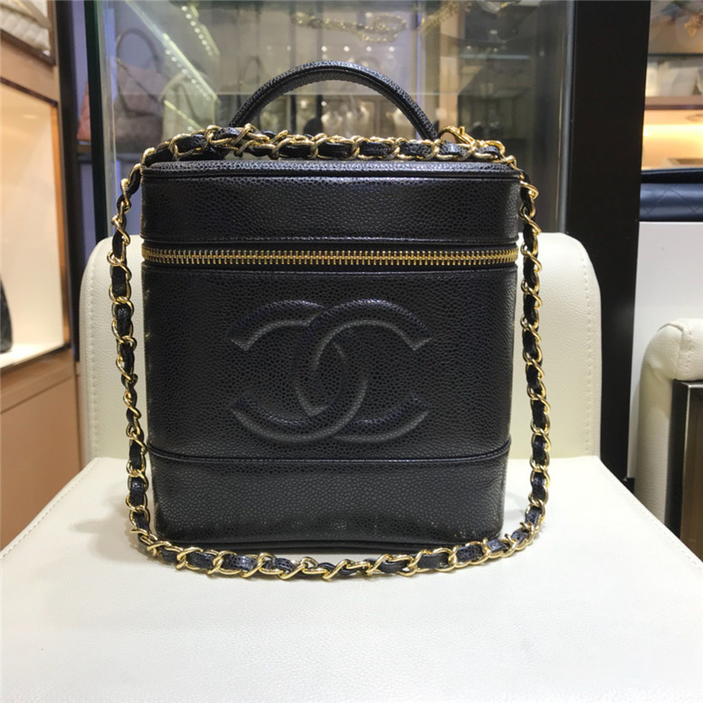 샤넬 파우티백신상 AS215010