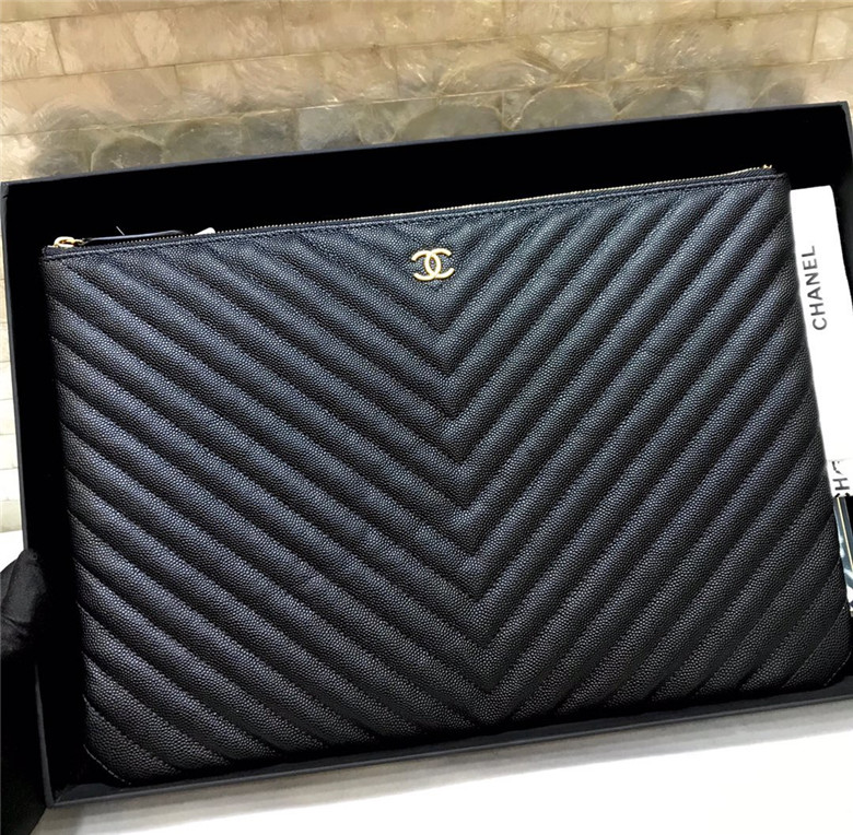 샤넬 캐비어 V 클러치 33CM AS10202