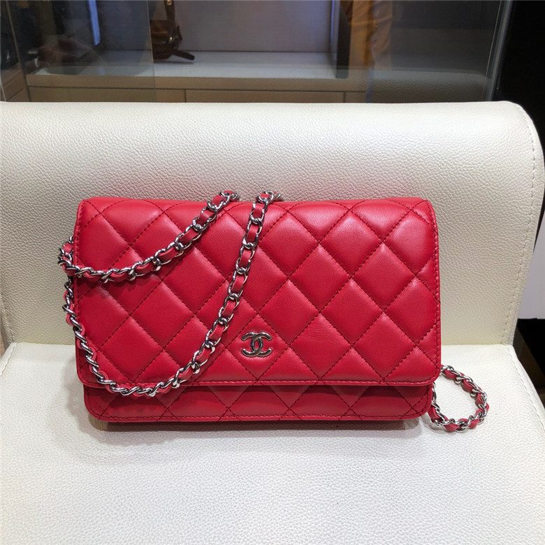 샤넬 WOC 램스킨 A33813 신상