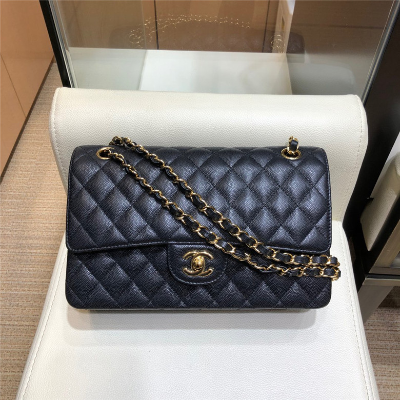 샤넬 케비어 금장 숄더백 25CM 1112신상