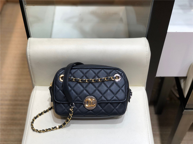 샤넬 카메라백  AS6066 신상