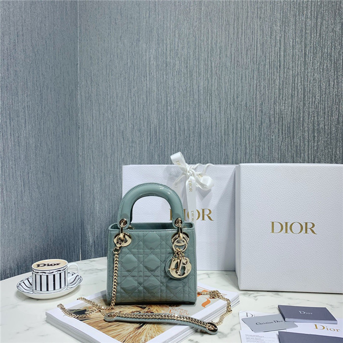 Dior 디올 레이디 미니 (업그레이드 신상) D44531