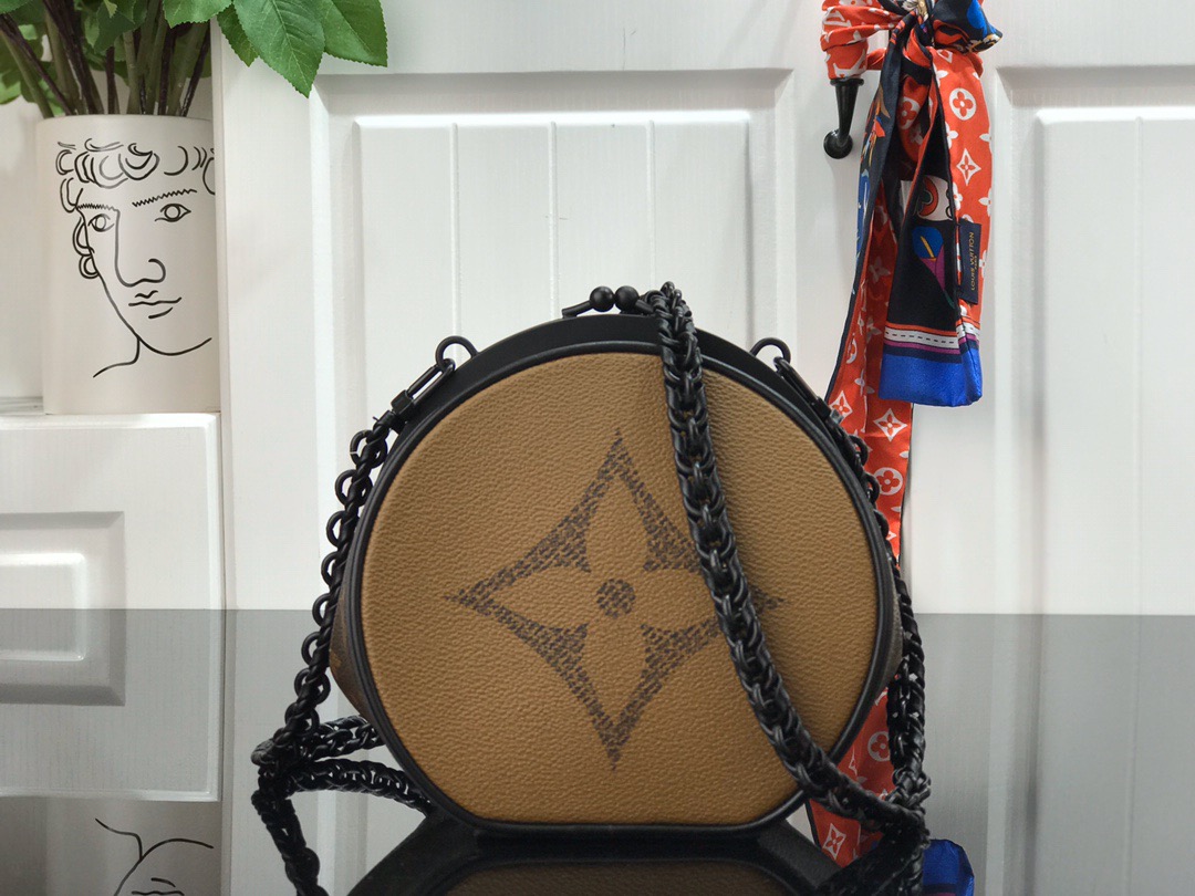 Louis Vuitton 2020 여성용 루이비통 자이언트 샤포 체인 숄더백