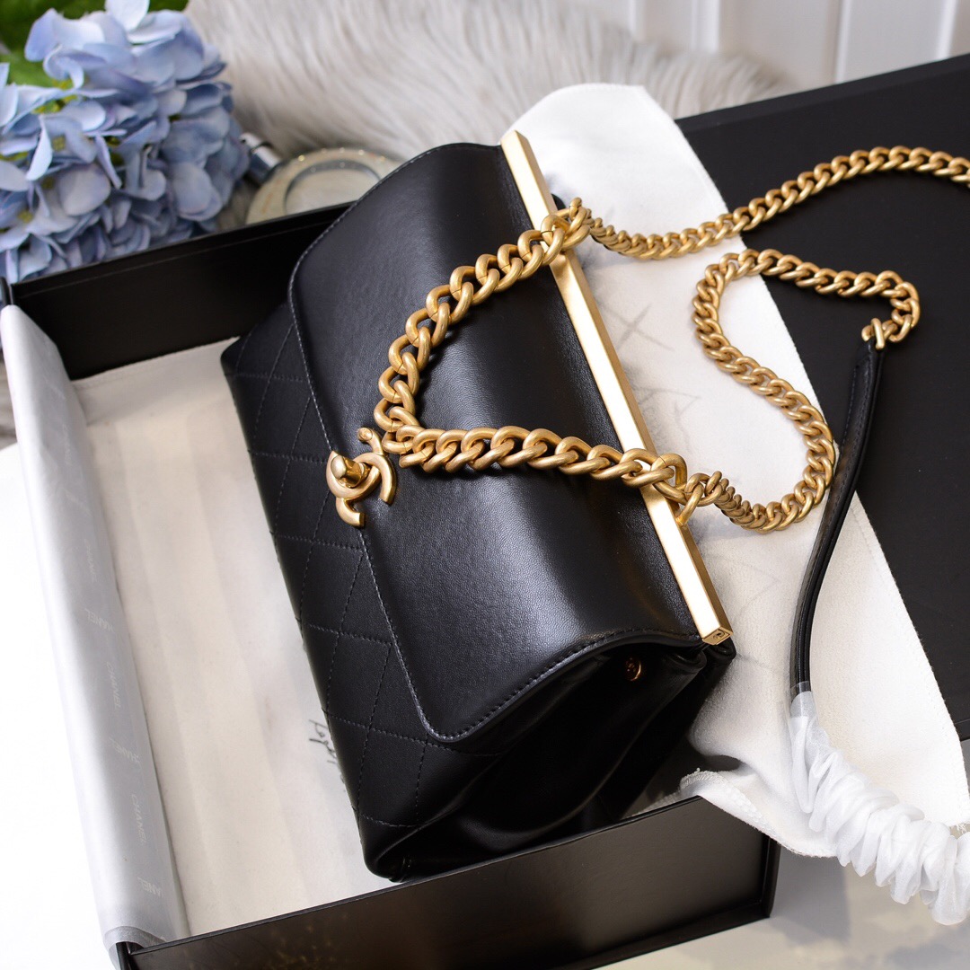  Chanel  여성용 샤넬 체인 플랩백 8100 4가지 색상