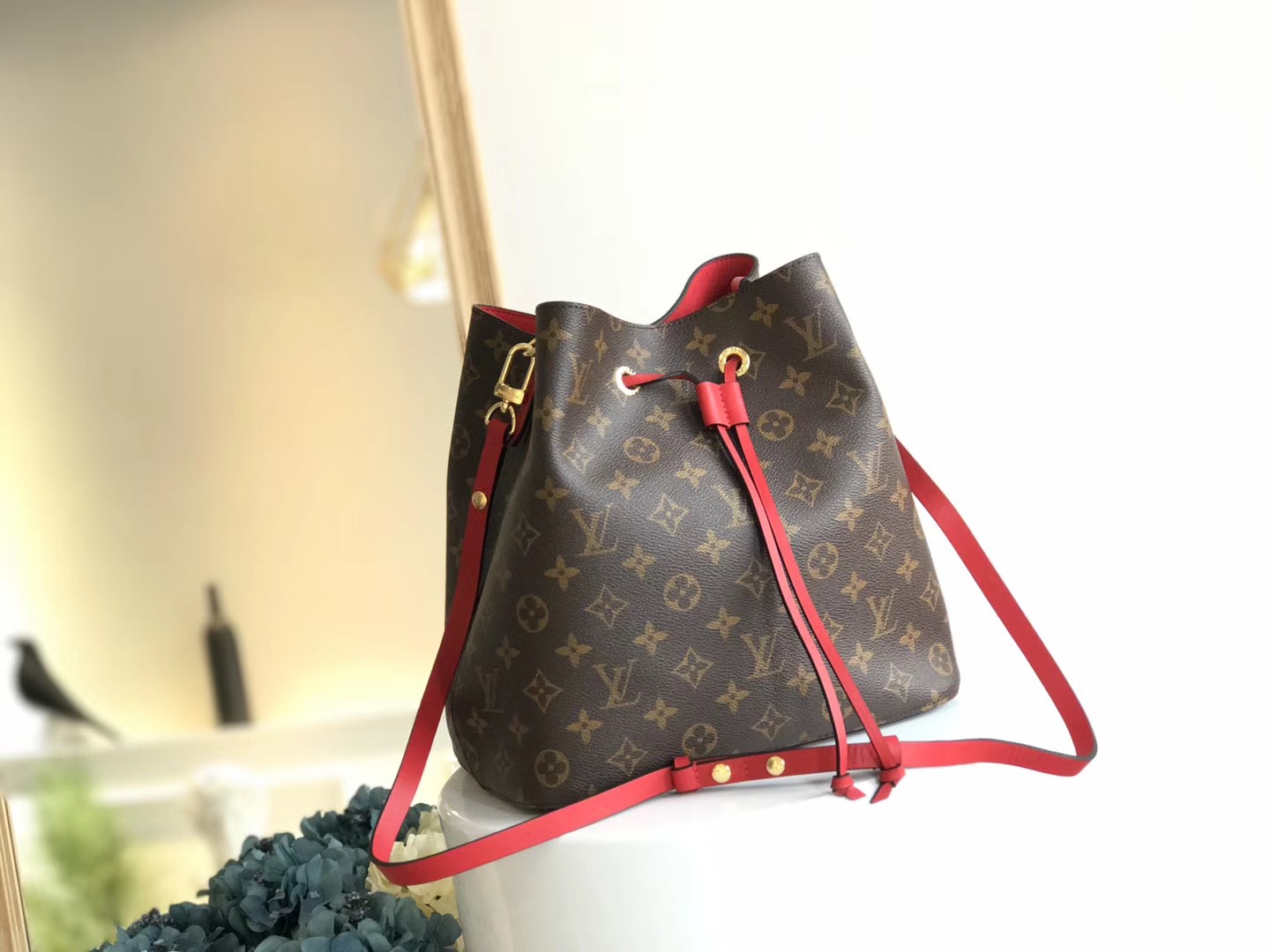 루이비통 네오노에백 신상 NEONOE M44023