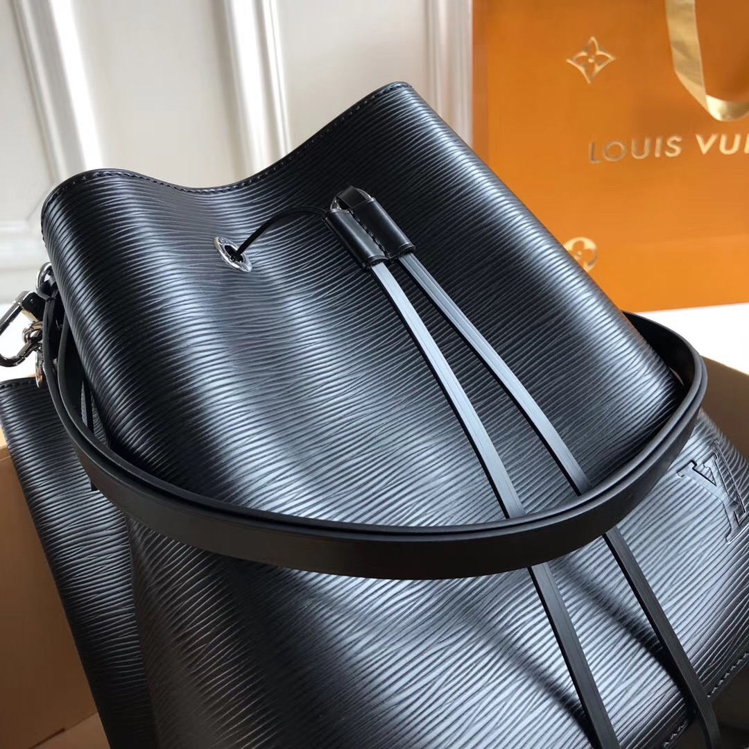  Louis Vuitton 루이비통 신상 에삐 네오노에백 LOCKME BUCKET M54369