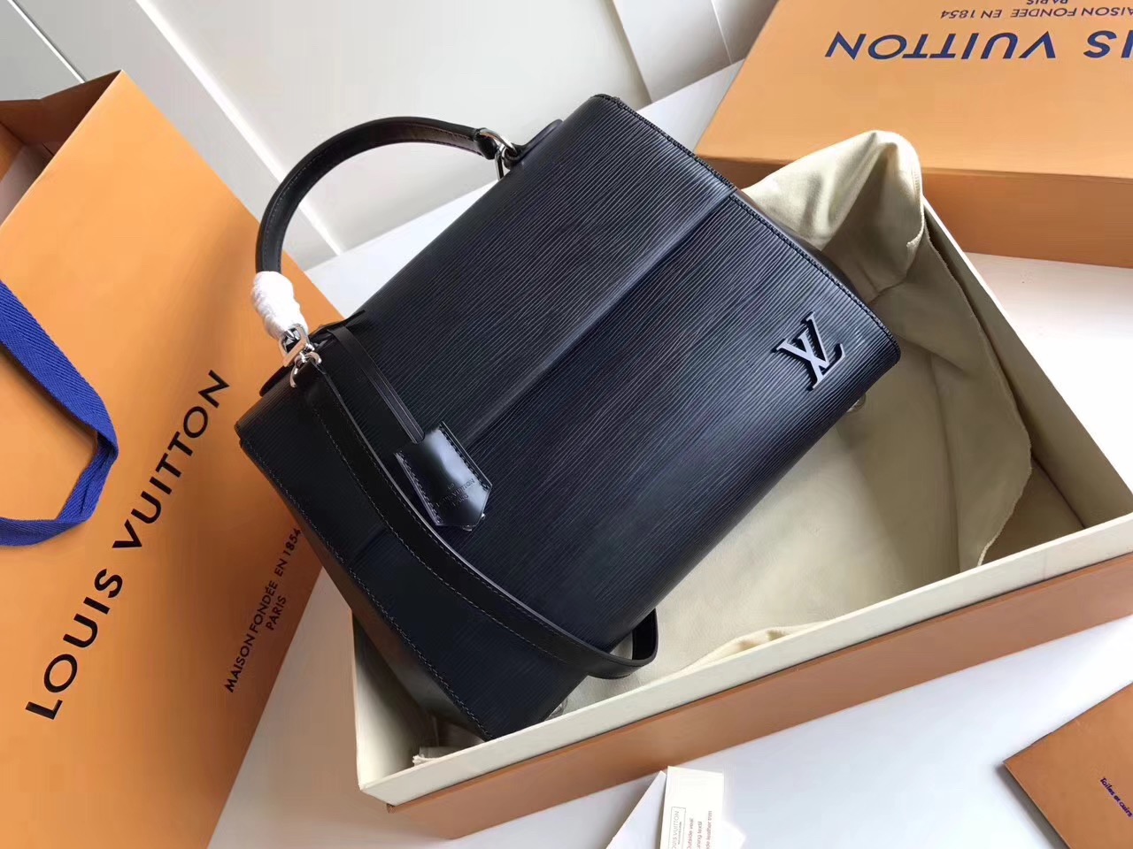 Louis Vuitton 루이비통 신상 클루니백 CLUNY MM M41302