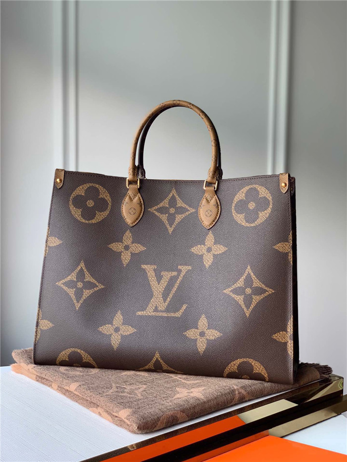   Louis Vuitton 루이비통 모노그램 캔버스 온더고 GM M44576 신상