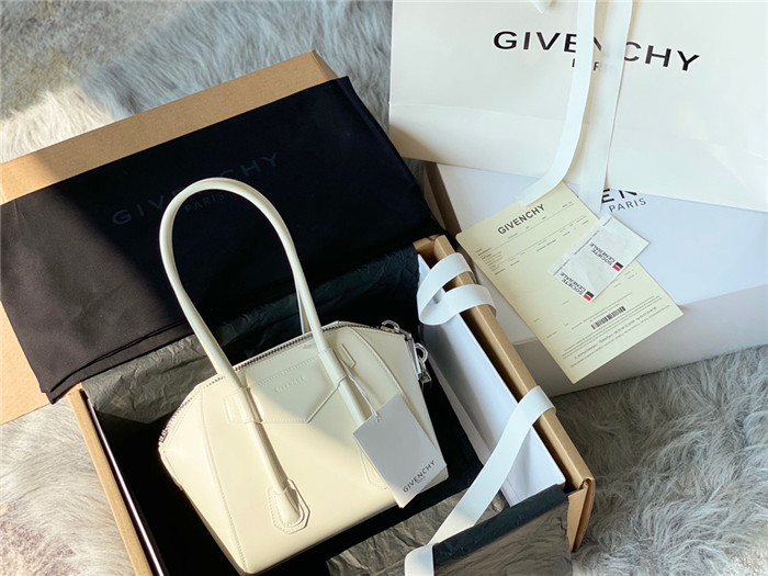 GIVENCHY 지방시 미니 안티고나백 G38710