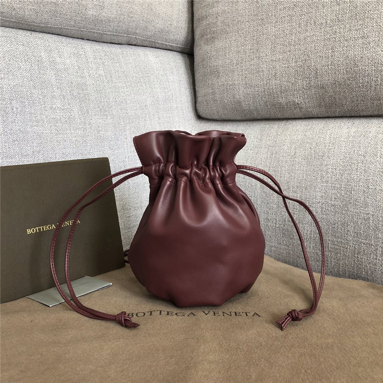 보테가베네타 미니 복주머니  숄더백 583774-2 신상