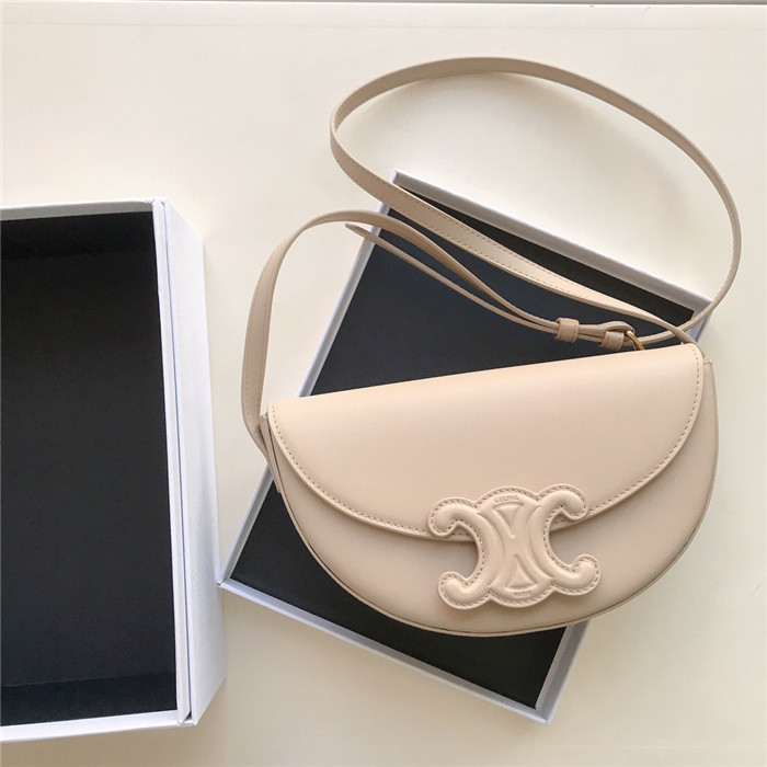  CELINE 셀린느 퀴르 트리오페 트리옹프 베사체 반달