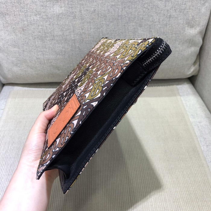 Burberry 2020 TB Nylon & Leather Clutch Bag , 29cm - 버버리 2020 TB 남여공용 나일론&레더 클러치백 ,BURB0404,29cm,브라운