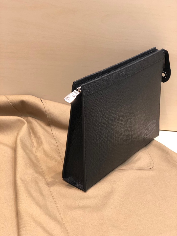 Louis Vuitton 2020 Pochette Voyage Clutch Bag,27cm - 루이비통 2020 포쉐트 보야지 남여공용 클러치백 M30395,LOUB1809,27cm,블랙,블루
