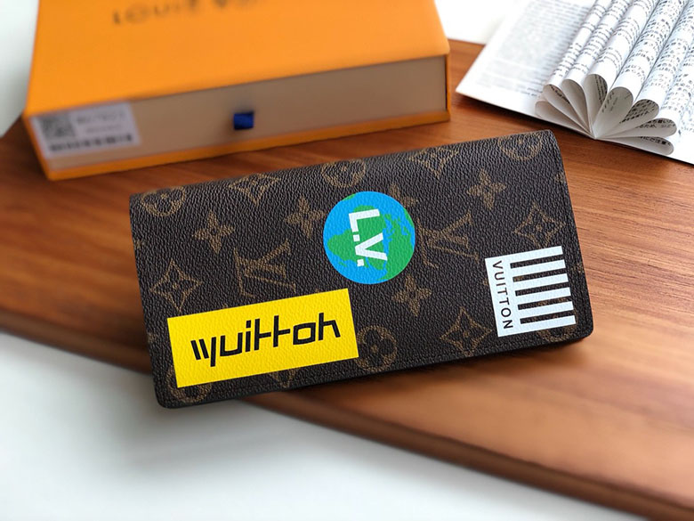 루이비통 장지갑 M67823 봄신상