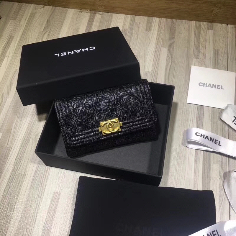 CHANEL 샤넬 여성용 보이 캐비어 카드지갑 4가지색상