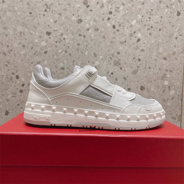 Valentino  발렌티노 남여공용 스니커즈 V91621