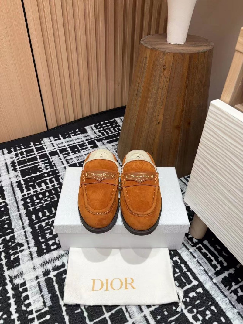 DIOR 디올 보이 스웨이드 뮬