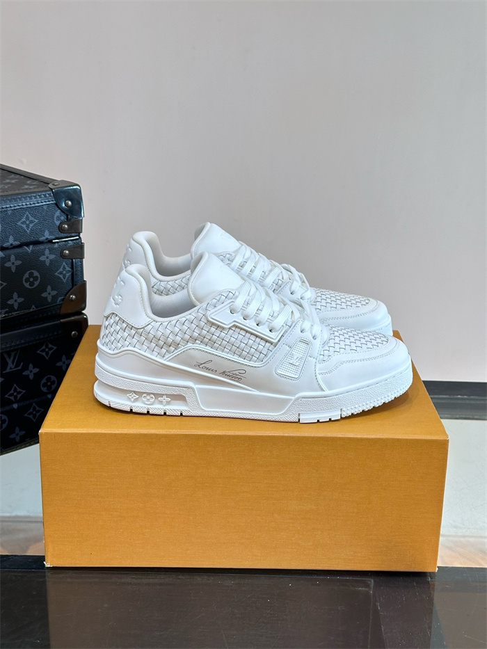 LOUIS VUITTON 루이비통 남성용 스니커즈 L96430-1 2024/신상