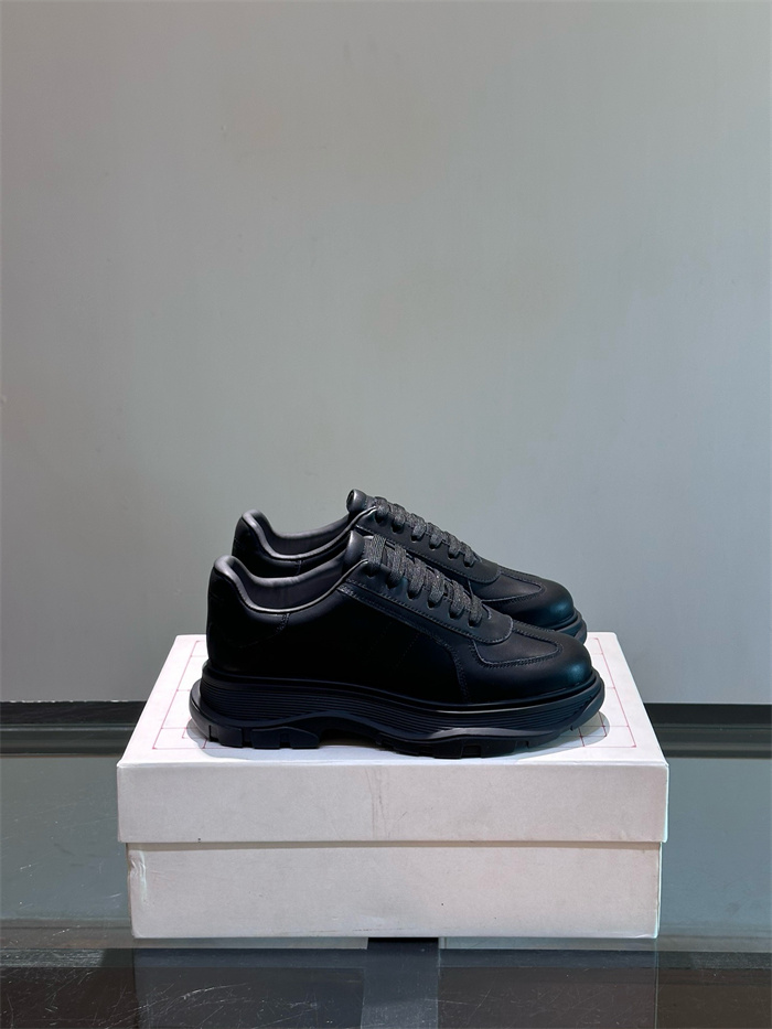 ALEXANDER MCQUEEN 알렉산더맥퀸 남여공용 스니커즈 2024/신상 블랙,화이트 2color