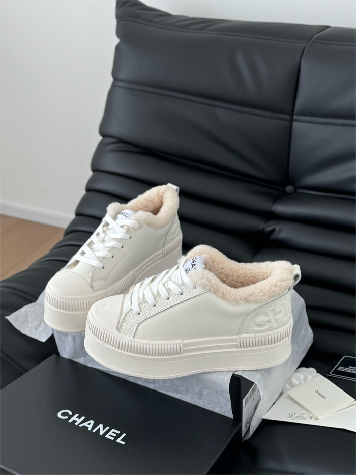 CHANEL 샤넬 여성용 스니커즈 C62595-1 2024/신상 2COLOR
