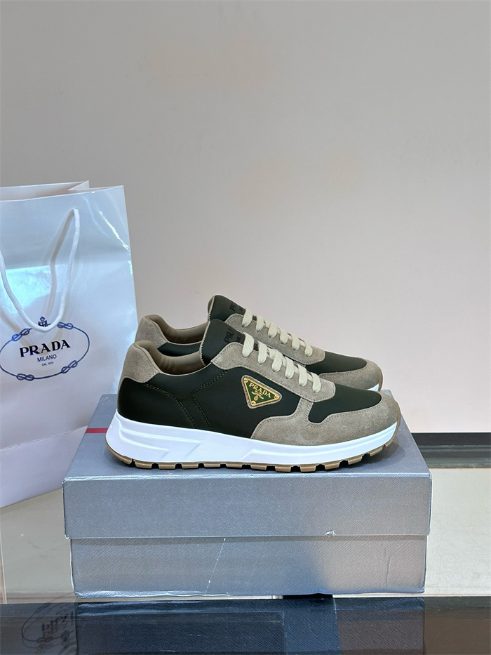 PRADA 프라다 남성용 스니커즈 P78689-2 2024/신상