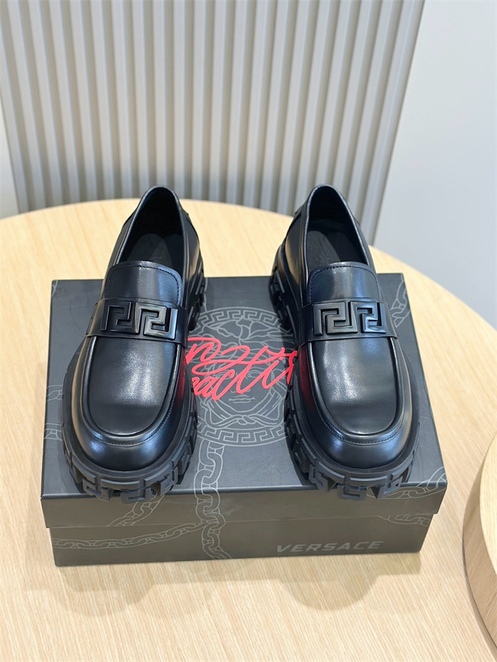 VERSACE 베르사체 남성용 로퍼 V85229-1 2024/신상 2COLOR