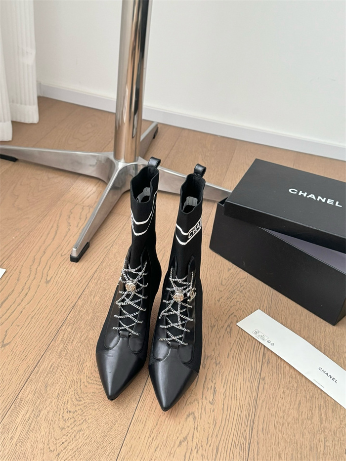 CHANEL 샤넬 여성용 부츠 C48544-1 2024/신상 블랙,화이트 2COLOR