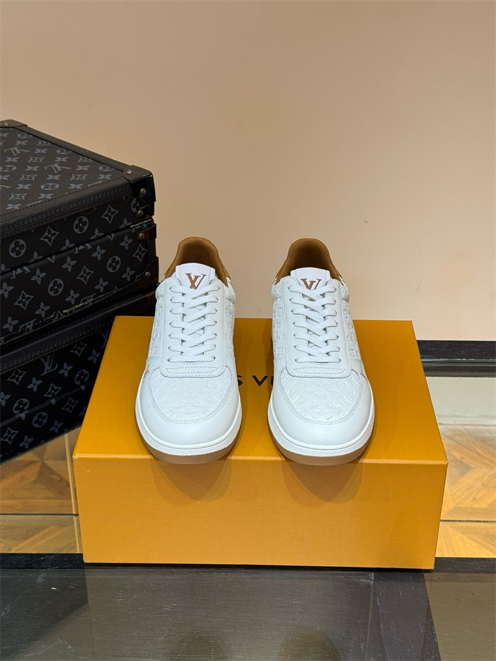 LOUIS VUITTON 루이비통 남성용 스니커즈 L15439-2 2024/신상 블랙,브라운 2color