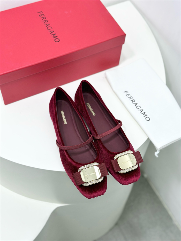 FERRAGAMO 페레가모 여성용 단화 F86624-1 2024/신상 블랙,레드 2color