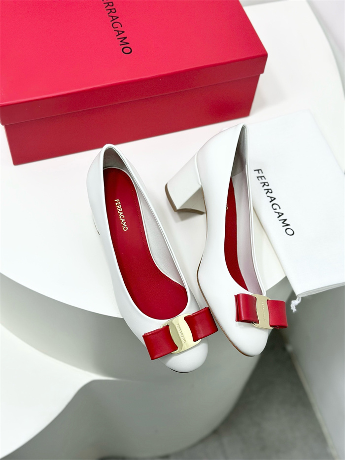 FERRAGAMO 페레가모 여성용 구두 (굽높이5CM) F75562-2 2024/신상 블랙,레드 2color