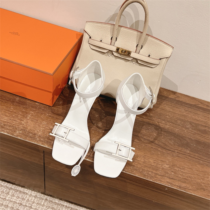 HERMES 에르메스 여성용 샌들 (굽높이10.5CM) H53796-1 2024/신상 블랙,화이트 2color
