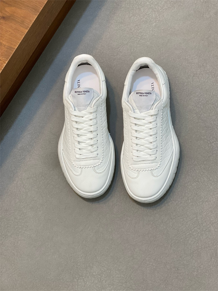 BOTTEGA VENETA 보테가베네타 남성용 스니커즈 B64362-1 2024/신상 2COLOR