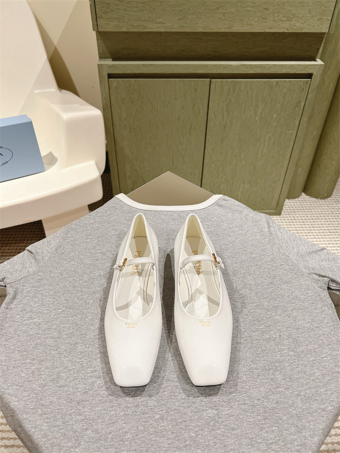 PRADA 프라다 여성용 단화 P53334-2 2024/신상 2COLOR