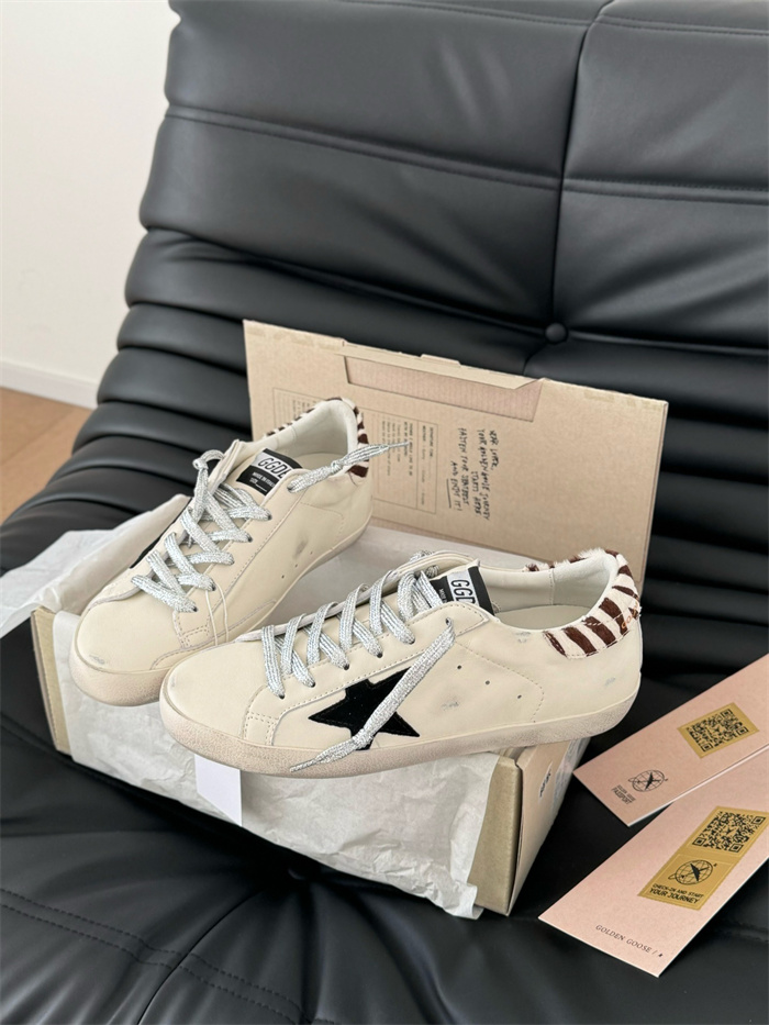 GOLDEN GOOSE 골든구스 여성용 스니커즈 G70622-2 2024/신상
