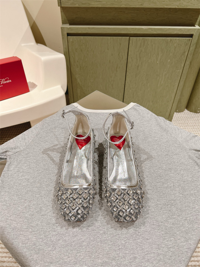 ROGER VIVIER 로저비비에 여성용 단화 R33181-2 2024/신상 2COLOR