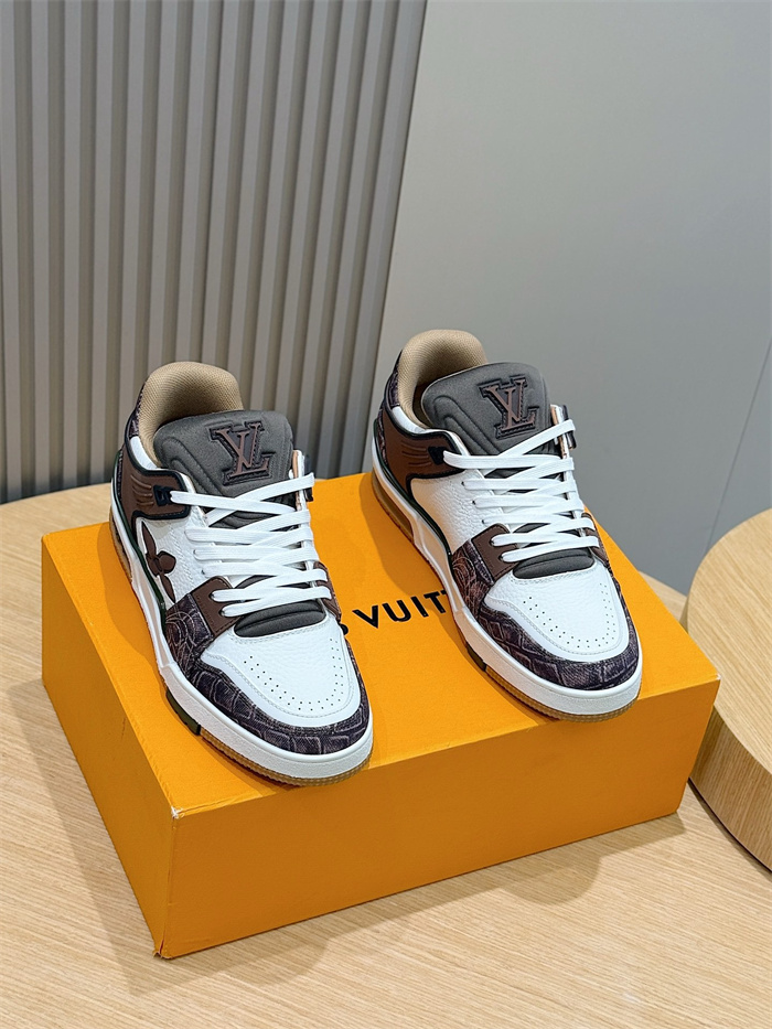 LOUIS VUITTON 루이비통 남성용 스니커즈 L96760-1 2024/신상 2COLOR