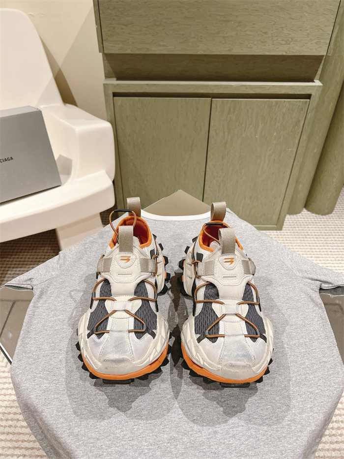 BALENCIAGA 발렌시아가 남여공용 스니커즈 B69782-2 2024/신상 2COLOR