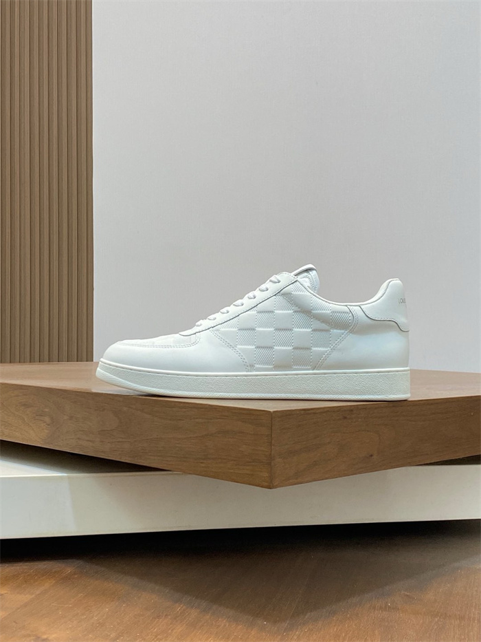 LOUIS VUITTON 루이비통 남성용 스니커즈 L65420-1 2024/신상 2COLOR