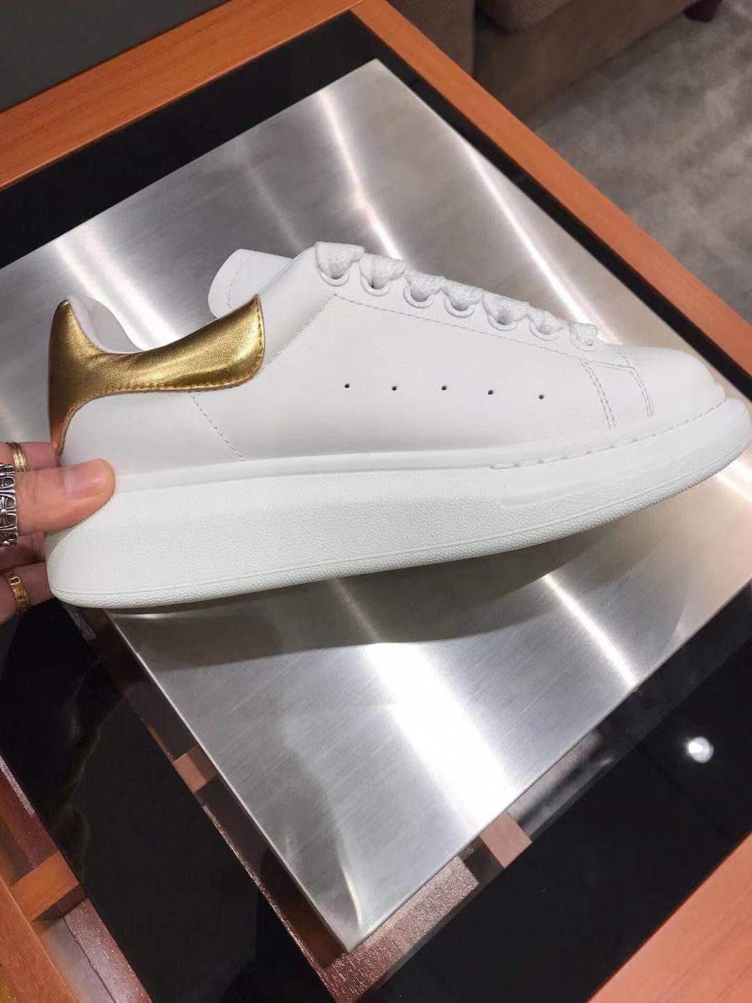 알렉산더맥퀸 남여공용 스니커즈신상 (290사이즈 주문제작)