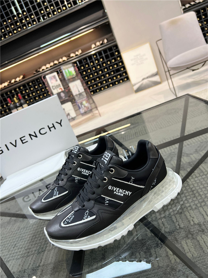 GIVENCHY  지방시 남성용 스니커즈 G49440